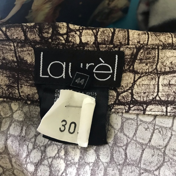 100% Silk Alligator Print Blouse - Picture 4 of 7